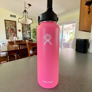 Hydro Flask 40 oz Pink with straw lid